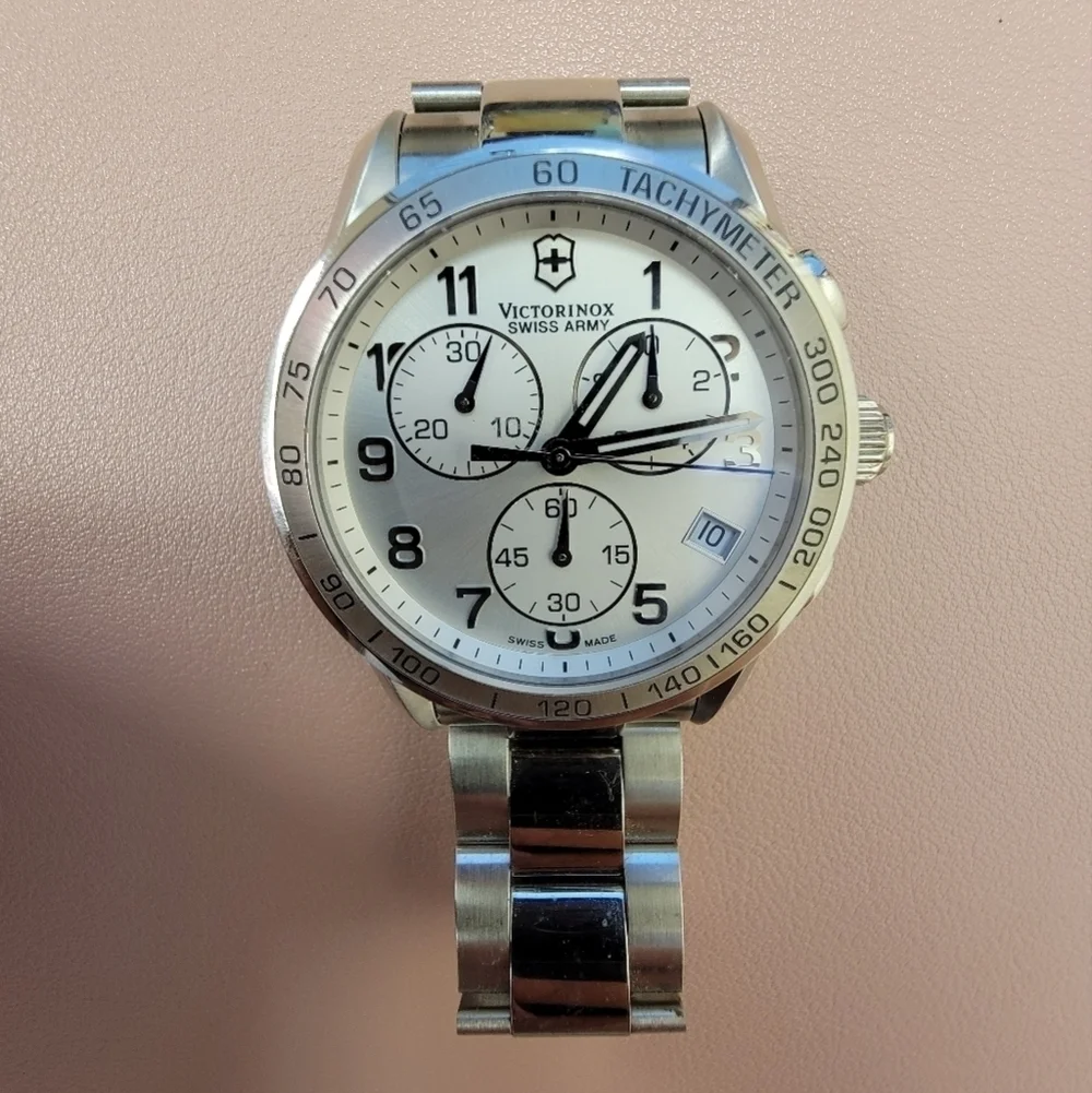 Victorinox Swiss Army Stainless Steel Men's Watch - Picture 1 of 6